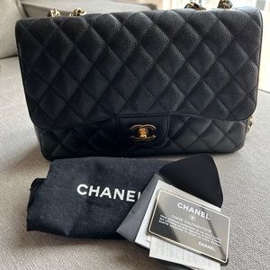 CHANEL Caviar Quilted Jumbo Flap Black